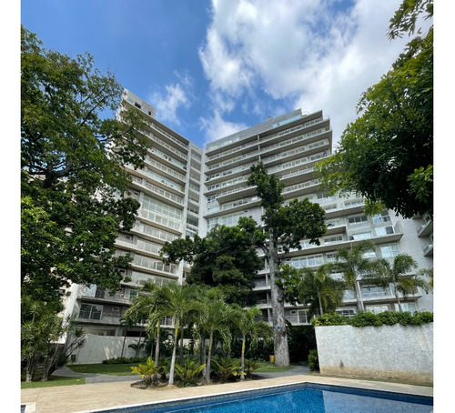 En Venta Apto 135m 3h+s/2,5b+s/2p Country Club