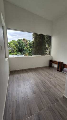 Casa En Venta En Urb El Castaño 04js