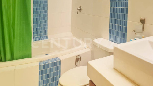 Casa En Venta En Fracc. Santa Anita, Tlajomulco De Zúñiga, Jalisco.