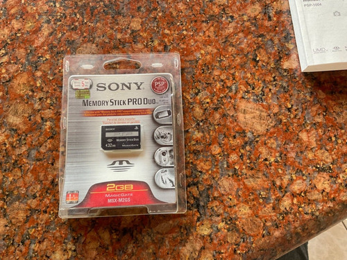 Psp-1004 Sony Portátil Completo 3 Jgos. + 2 Peliculas Origin (Usado)