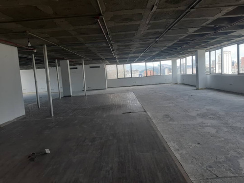 Espacio Abierto, Sin Tabiqueria Para Adaptarlo A Cualquier Proyecto. Alquiler De Oficina En La Emblematica Torre Easo De El Rosal-chacaito. 443 Mts. La Vista Es Maravillosa.
