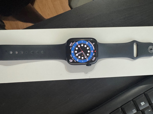 Apple Watch S8 45mm (Usado)