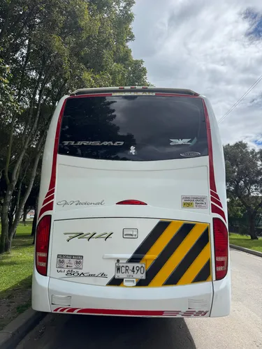 Bus Hino Con Aire En Buen Estado