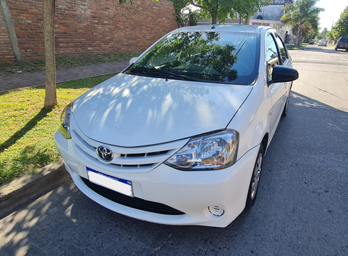 Toyota Etios 1.5 Xs