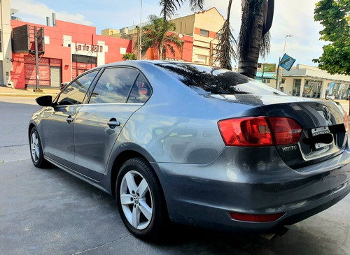 Imagen 4 de 9 de Volkswagen Vento 2.5 Advance Plus 170cv 2014