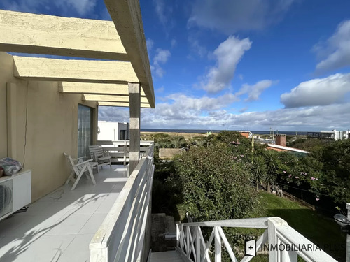 Alquiler De Casa De 3 Dormitorios En Balneario Buenos Aires Anual Cochera Para 4 Autos, Parrillero Techado, Jardín.
