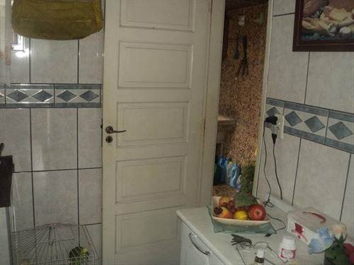 Imagem 5 de 11 de Sobrado 03 Dormitórios 02 Banheiros Vila Cascatinha São Vicente Próximo Ao Assaí Com +/- 100 M2 Util. - Hm837