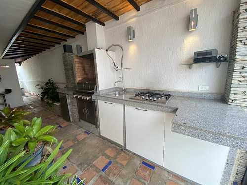 En Venta Town House En Barrio Sucre