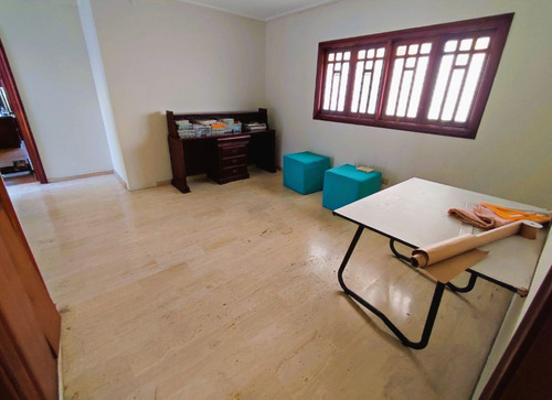 Casa En Venta En La Castellana De 3 Habitaciones