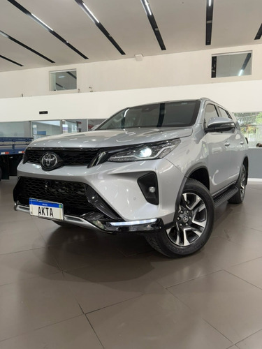 Toyota Hilux SW4 2.8 D-4D TURBO DIESEL SRX PLATINUM 7L 4X4 AUTOMÁTICO