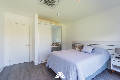 Imagen 10 de 14 de Casa En Venta De 4 Dormitorios, Piscina Y Barbacoa