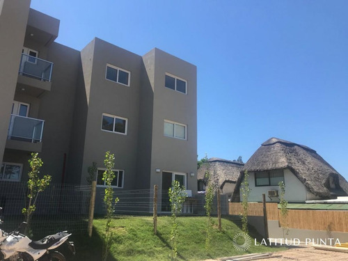 Imagen 13 de 18 de Apartamento En Mansa Con Parrillero, 1 Dormitorio