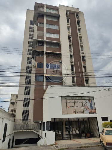 Se Vende Amplio Y Lindo Apartamento En El Centro De Maracay, 011jsc