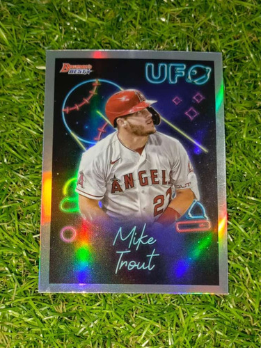 Cv Mike Trout Refractor Bowman's Best Ufo 2022