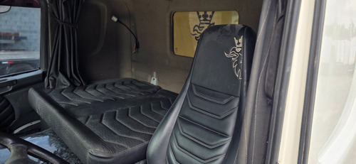 Scania P360 4x2 Com Defletor Ano 2014