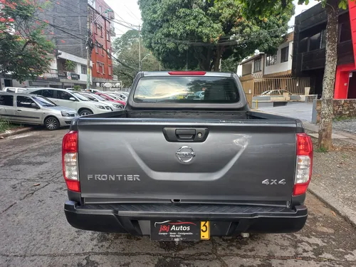 Nissan NP300 Frontier 2.5 Cd 4X4 Se Mt 4P
