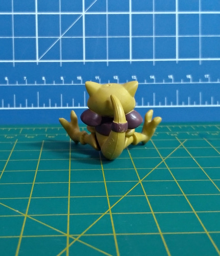 Imagem 4 de 4 de Abra Pokémon Keychain Figure 3,7 Cm