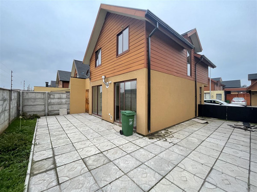 Casa En Venta De 3 Dorm. En Talca