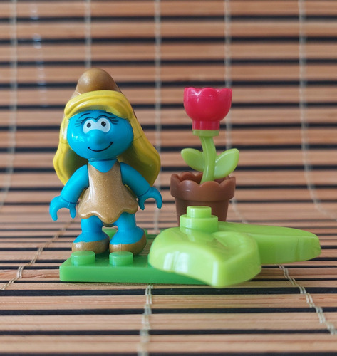 Mega Bloks The Smurfs Pitufina Los Pitufos 