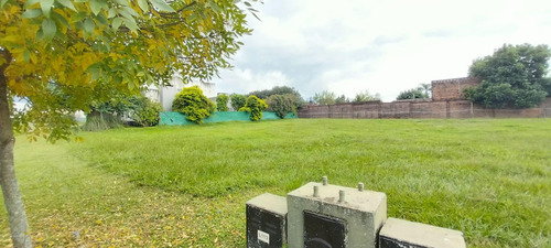 Terreno En Venta En Yerba Buena , 741m2 En Quinta Azucena.