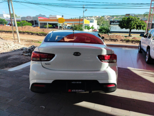 Imagen 7 de 14 de Kia Rio Xl 2018