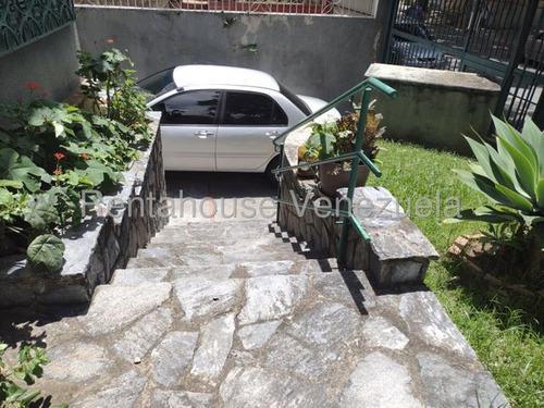 Bella Casa De 2 Pisos ,bien Distribuida En Venta Ubicada En Las Acacias 25-16813