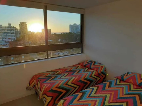 Alquilo Anual Bonito Depto De 2 Dorm. Y 2 B. En Playa Brava!