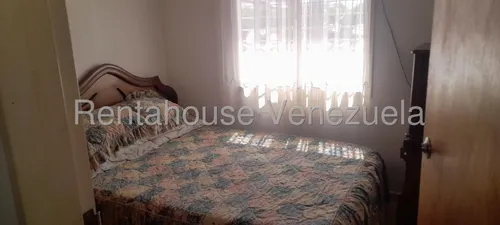 En Venta Casa - Urb. Vista Linda.
