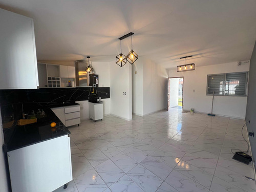 Casa 3 Hab. Cocina-com-star, 1baño,cochera,galería,parriilla
