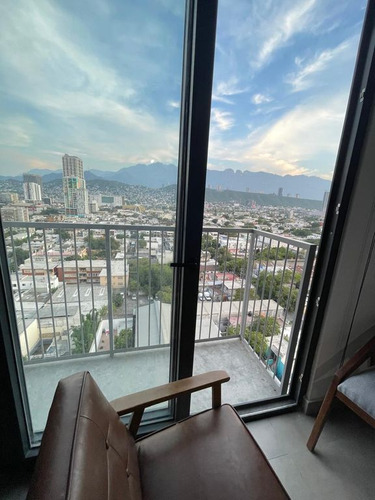 Departamento En Venta En Centro De Mty- Iconicah