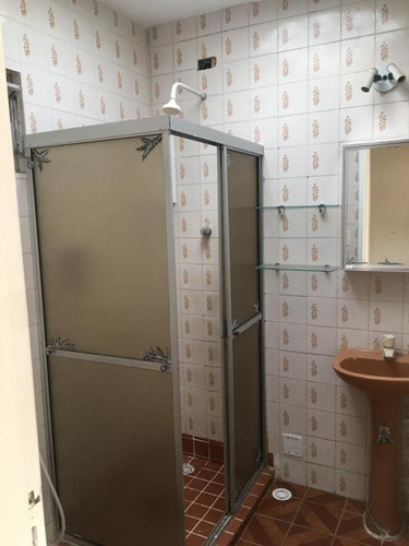 Imagem 8 de 17 de Ótima Casa 1ºandar Tipo Apto, 2 Quartos Sociais, Não Tem Garagem, Areias Perto De Tudo - Cs9852l