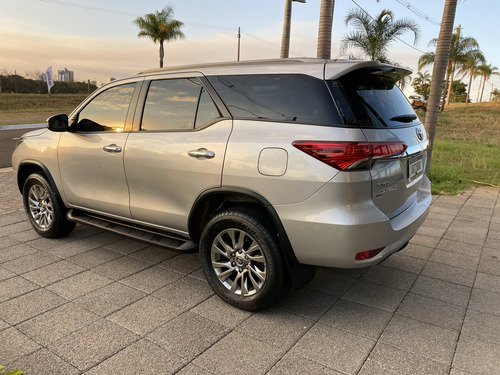 Toyota Hilux SW4 2.7 VVT-I FLEX SRV 7L 4X2 AUTOMÁTICO