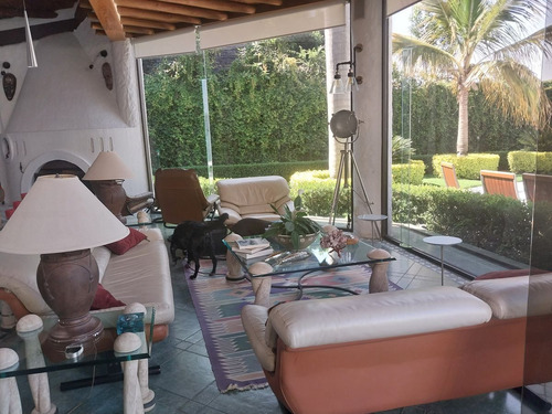 Casa En Venta En Valle De Bravo En Fracc. La Peña