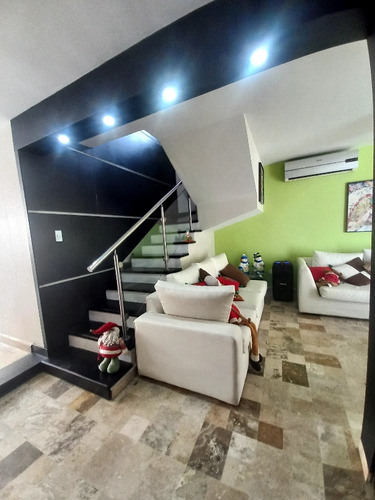 En Venta Casa En Trapiche Villas