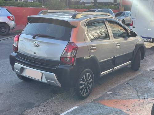 Imagem 3 de 11 de Toyota Etios Cross 1.5 Flex Completo 2014 Autos Rr