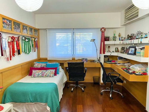 Impecable Casa En Martinez De Libertador Al Rio.