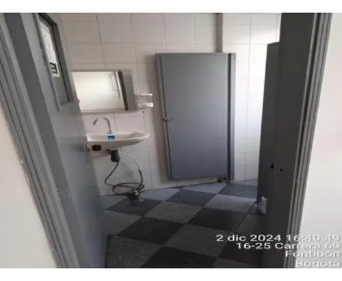 Bodega De 1.133 M2 En Arriendo, Montevideo