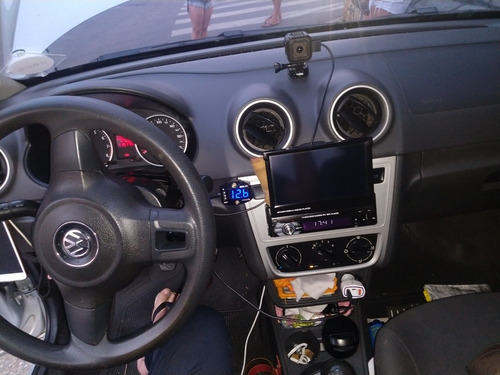 Imagem 8 de 10 de Volkswagen Voyage 2015 1.6 Msi Highline Total Flex 4p