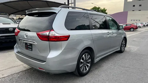 Toyota Sienna 3.5 Limited At