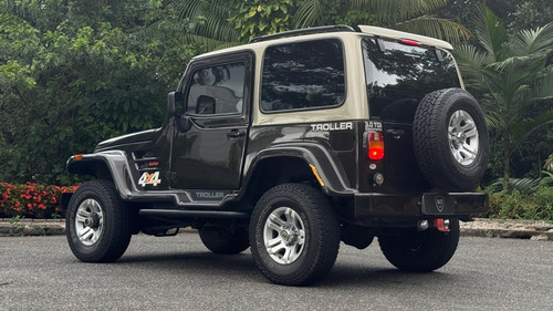 Troller T-4 4x4 3.0 TB Int. Cap. Rígida Diesel