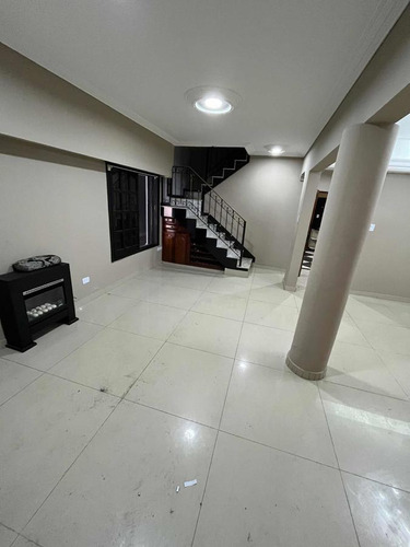 Imagen 15 de 29 de Casa En Venta - 6 Dormitorios 5 Baños - 300mts2 - Tablada