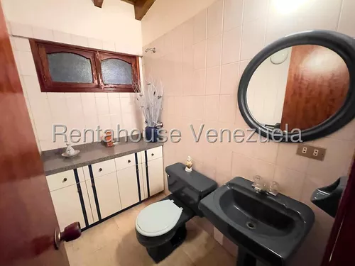 Casa En Venta En La Tahona