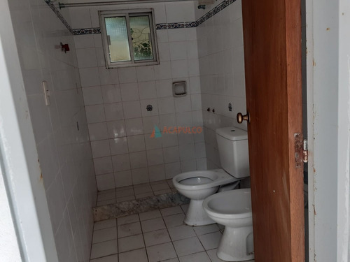 Local En Venta Zona Peninsula- Ref: 3866