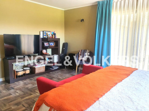 Exclusiva, Moderna Y Amplia Propiedad En Venta
