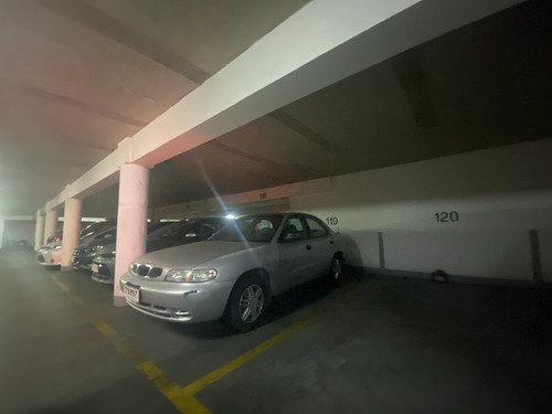 Estacionamiento Metro Parque Almagro
