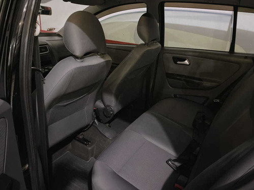 Imagem 6 de 8 de Volkswagen Fox 1.0 8v (g2) (blackfox) 4p 2010