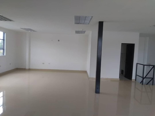 Galpones Con Locales En Venta En Centro Barquisimeto Lara -- %%m-c-t%% Cod. 23 Guion 2 3 5 2 2