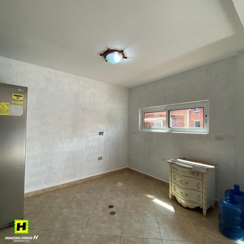 Imagen 7 de 14 de En Venta Amplia Casa Con Piscina Privada En Playuela Tucacas