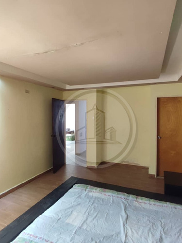 En Venta Casa Con Amplia Estructura Ubicada En La Parroquia Casanova Godoy, Sector Barrio Lourdes 03js