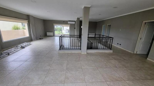 Excelente Propiedad En Venta En Club De Campo Cruz Del Sur. San Vicente, Ruta 58.
